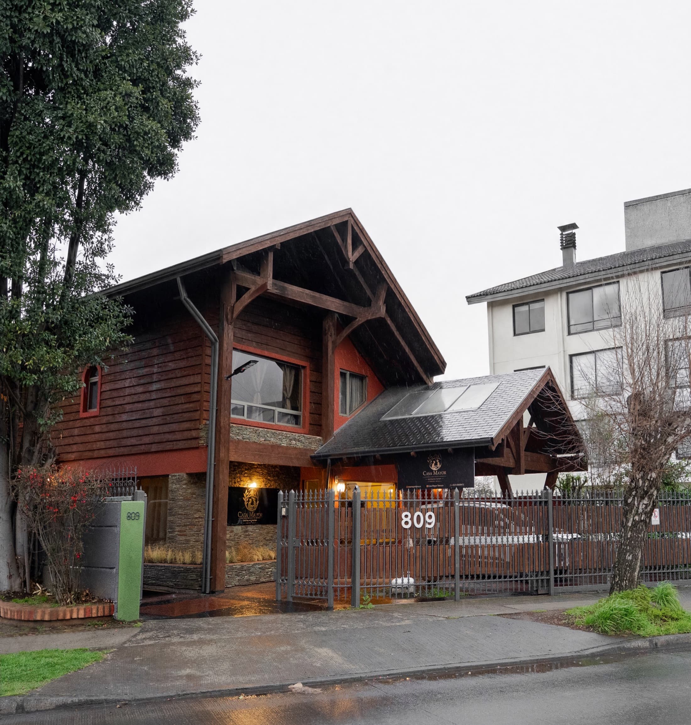 Fachada de Casa Mayor, residencia para personas mayores en Temuco